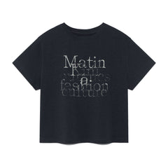DUSTY TYPO GRAPHIC CROP TOP IN CHARCOAL