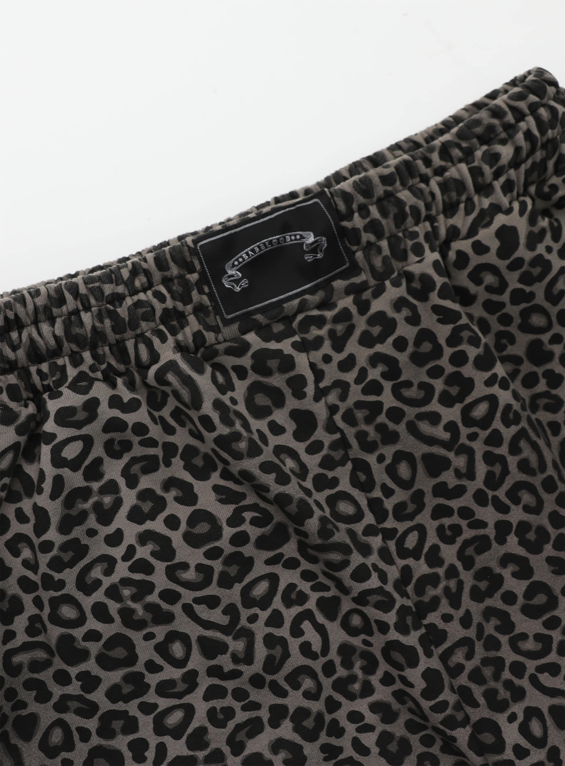 [w-pts25-071] Viper Logo 2-Way Curved Jogger Trousers - Black Leopard