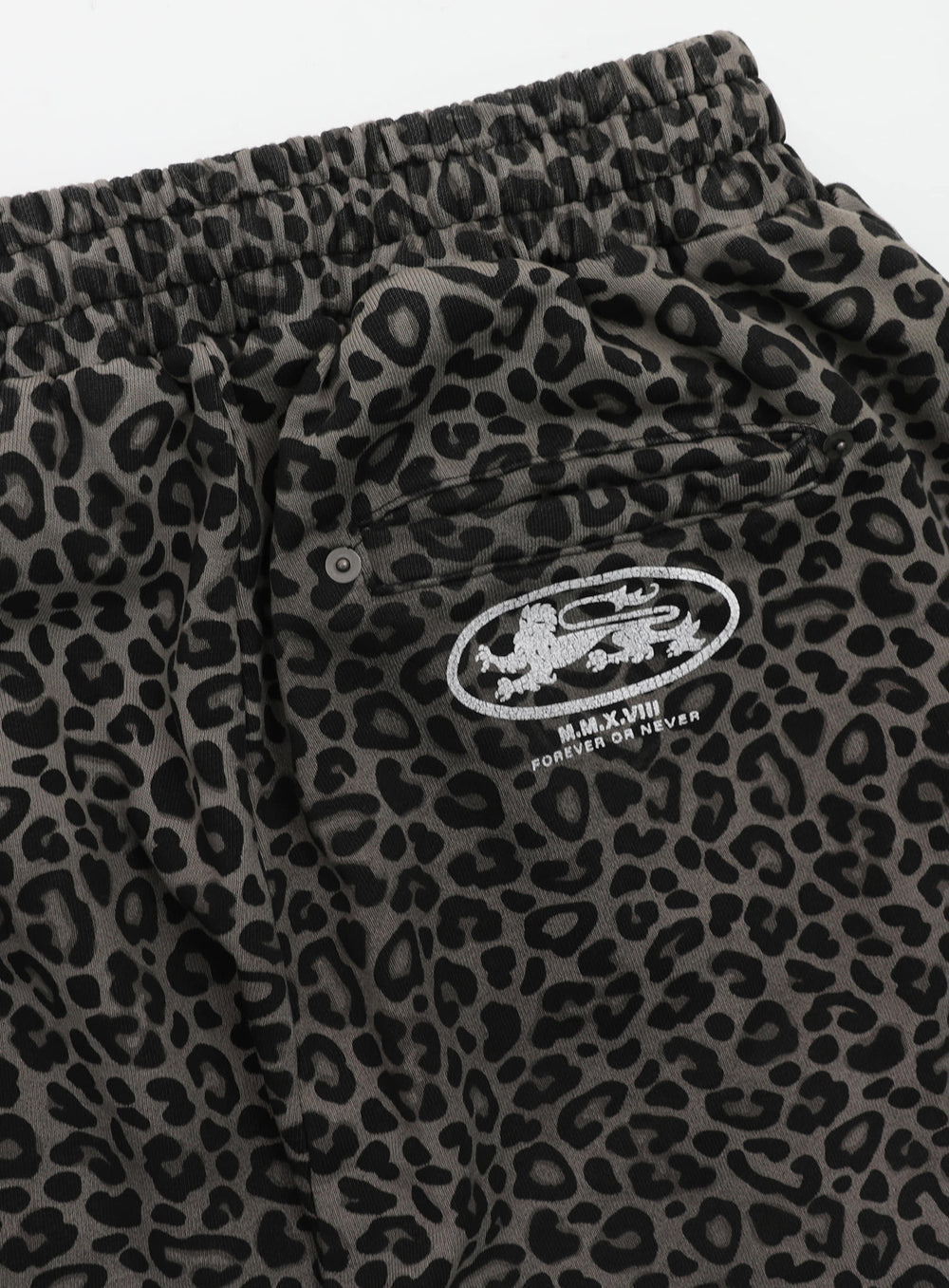 [w-pts25-071] Viper Logo 2-Way Curved Jogger Trousers - Black Leopard