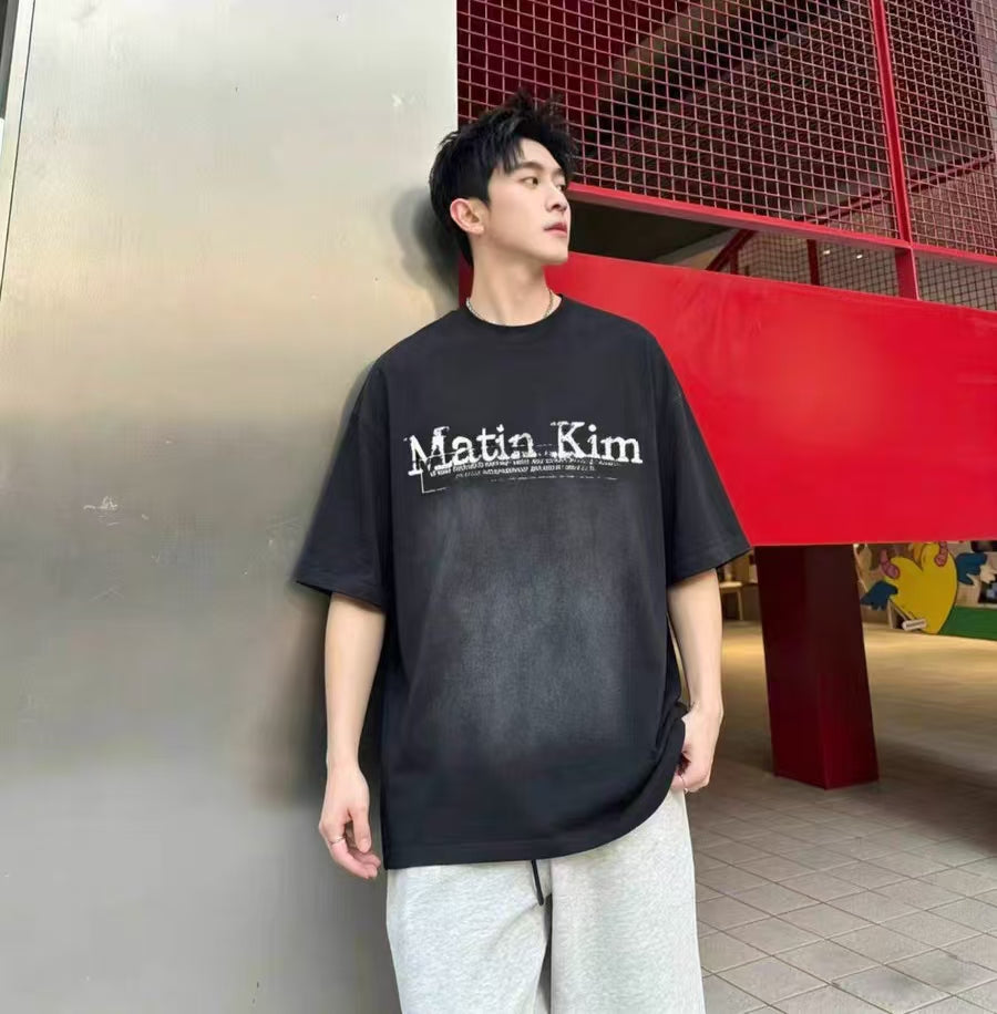 STAMP LOGO GRAPHIC OVERSIZE TOP FOR MEN IN BLACK
