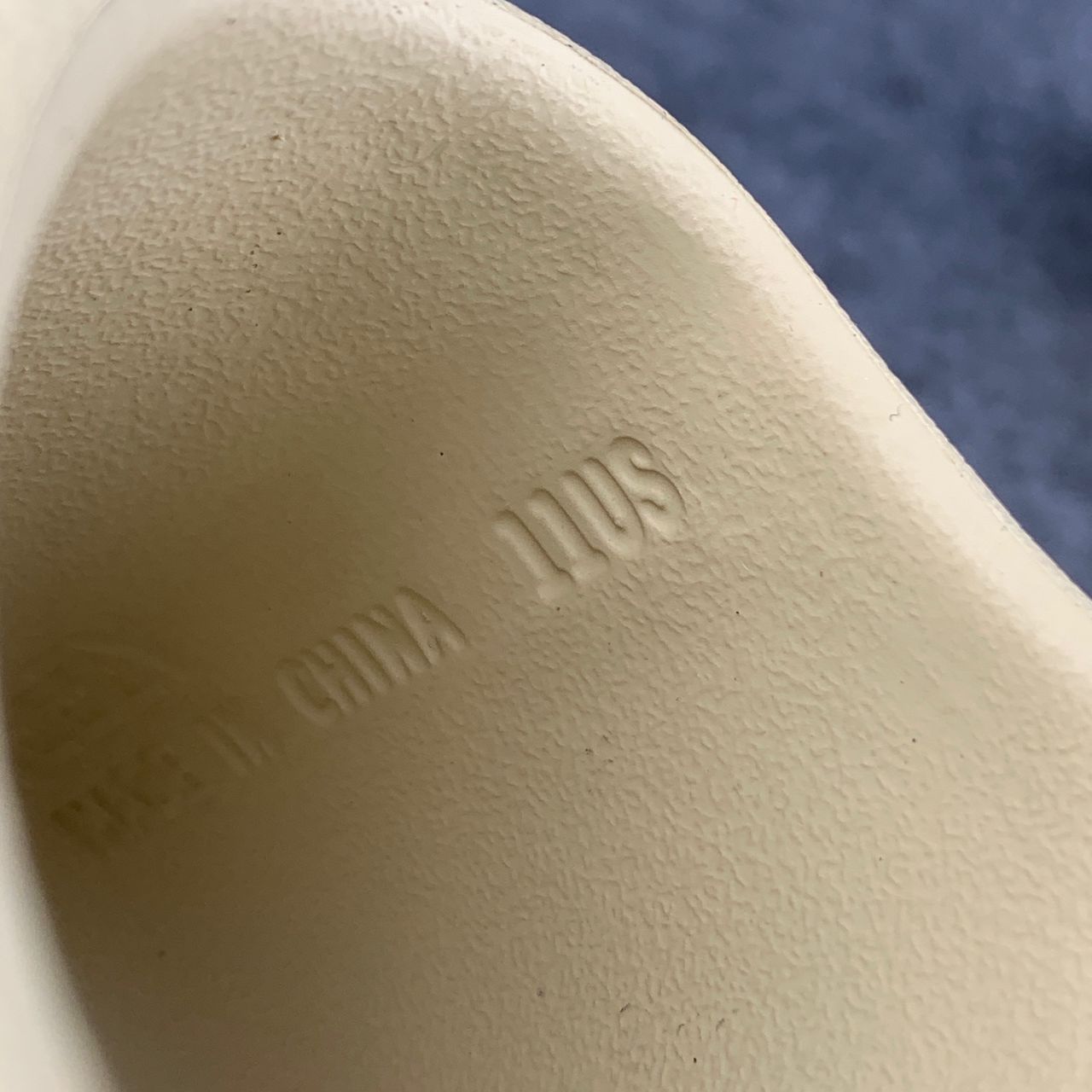 Yeezy Slides 'Bone'