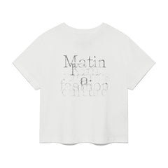 DUSTY TYPO GRAPHIC CROP TOP IN WHITE