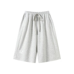 Nice breathable seven-inch pants with a skinny waist belt.