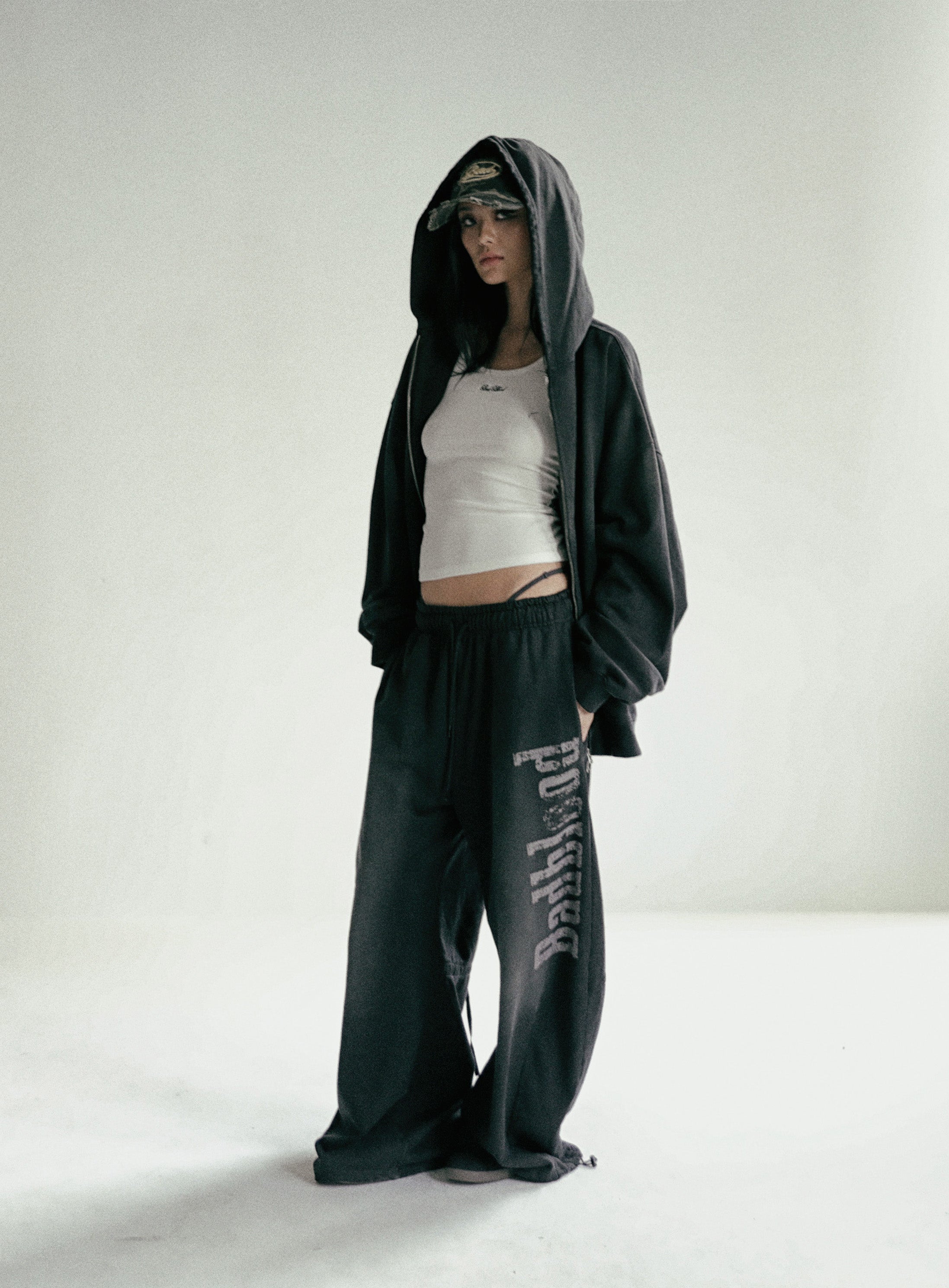 [w-pts24-082] Sun Faded 2 Jogger - Black
