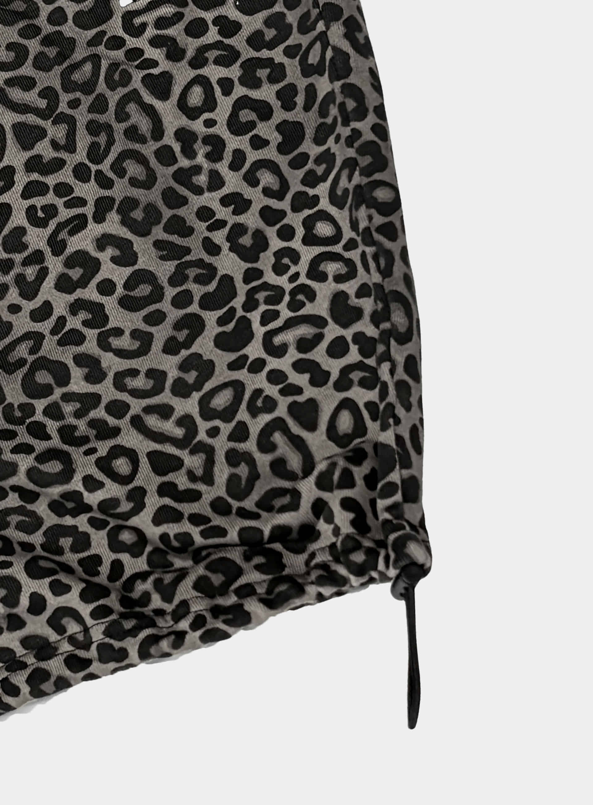 [w-pts25-071] Viper Logo 2-Way Curved Jogger Trousers - Black Leopard